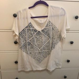 patterned white short sleeve shirt